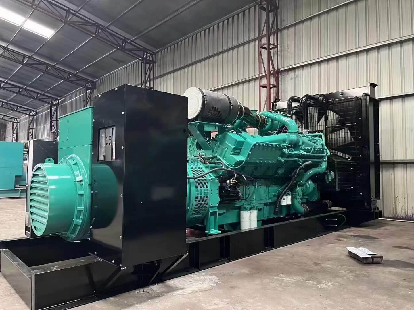 金塔如何降低 800kW 柴油发电机输出电流的波动？